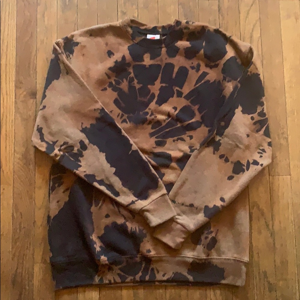 ❤️LAST CHANCE ❤️ Bleach Dyed Sweatshirt